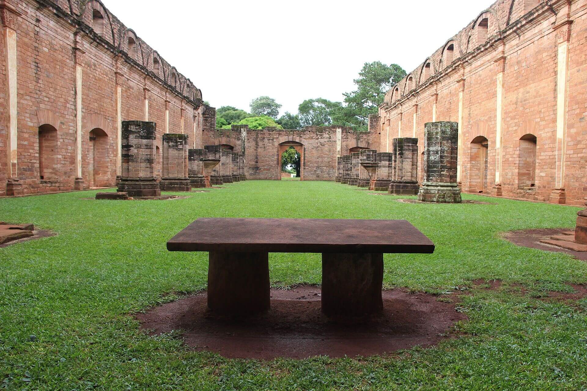 Alter at Jesus de Tavarangue Jesuit ruins