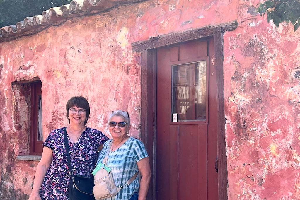 Ladies on small group tour in Colonia