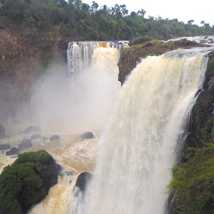 Salto Monday Paraguay