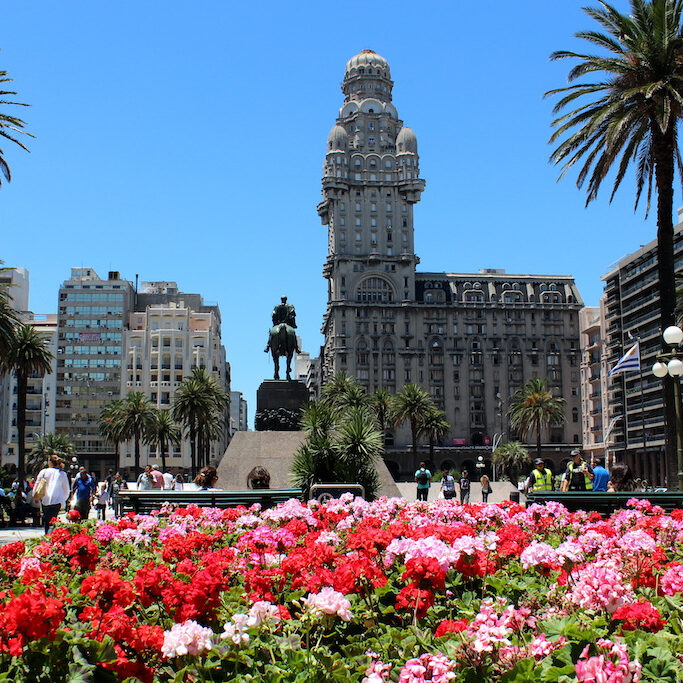 Turismo-gub Plaza Independencia, Montevideo Uruguay
